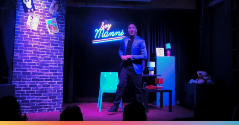 Soy Manni El unipersonal: Un show lleno de comedia e intimidad con Manni Delvalle