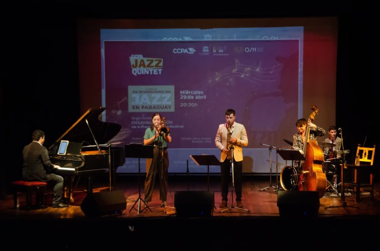 CCPA Jazz Quintet durante una presentación en vivo