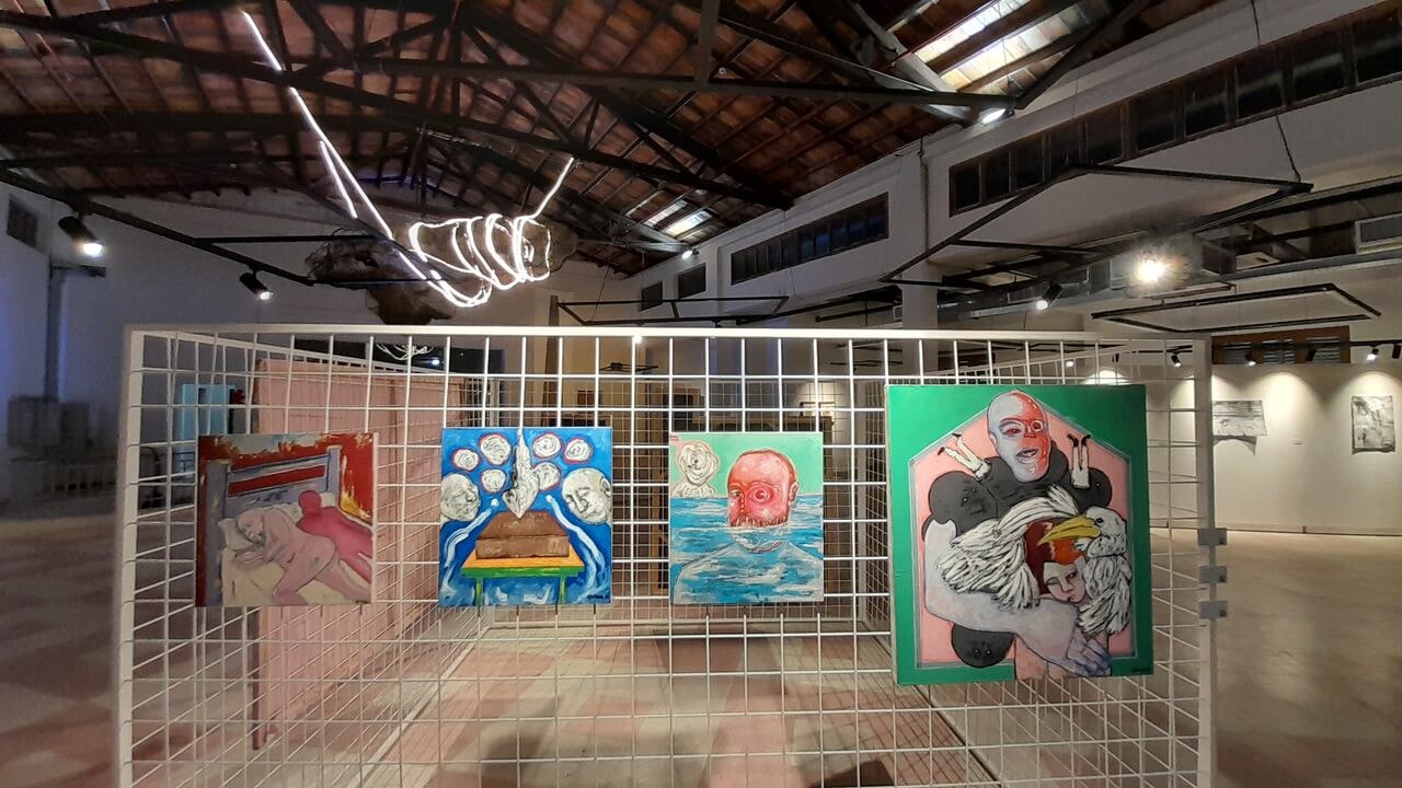 Obras contemporáneas exhibidas en una edición anterior de Oxígeno Feria de Arte