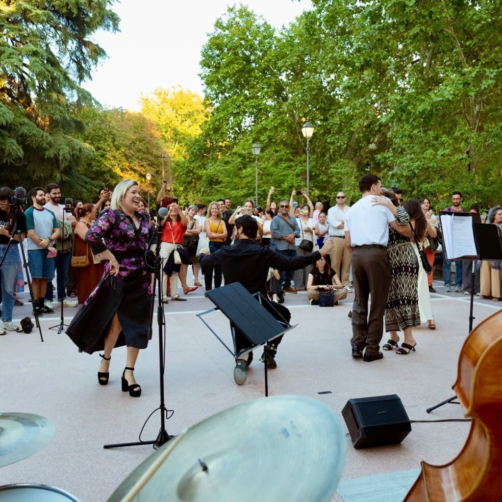 Presentación musical durante el lanzamiento de Paraguay en Escena en Madrid